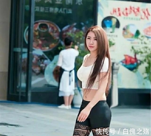  美女：打底裤让女性看起来更有气质，非常迎和美女对时尚的追求