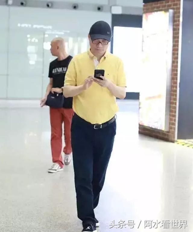 黄毅清曝崔永元黑历史:你们去问问崔永元老婆