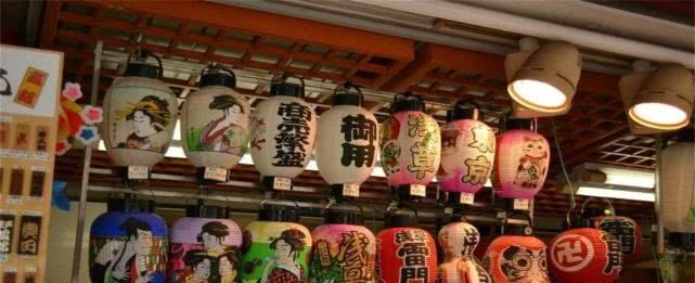在日本旅游这些纪念品即使再精致,为何中国游客也不买