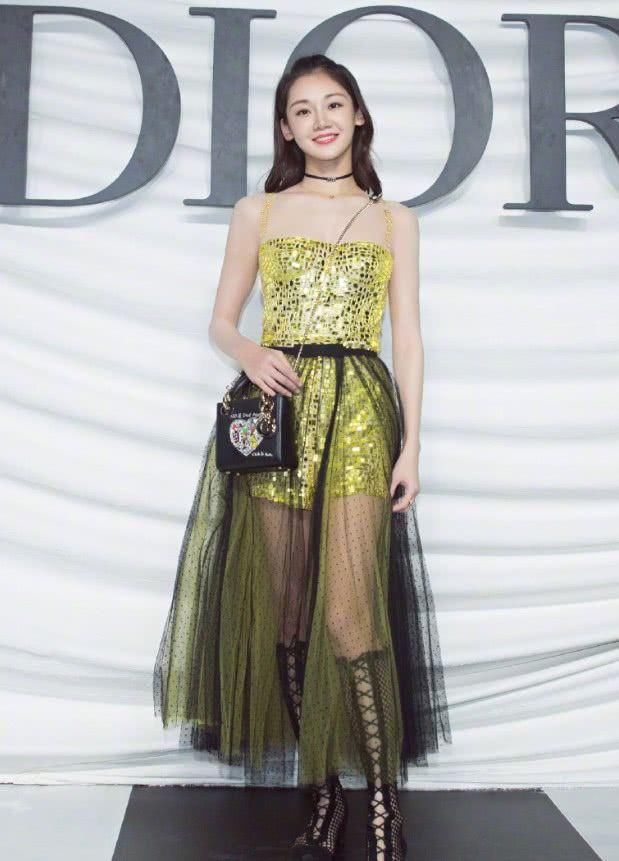 众女星穿半身纱裙