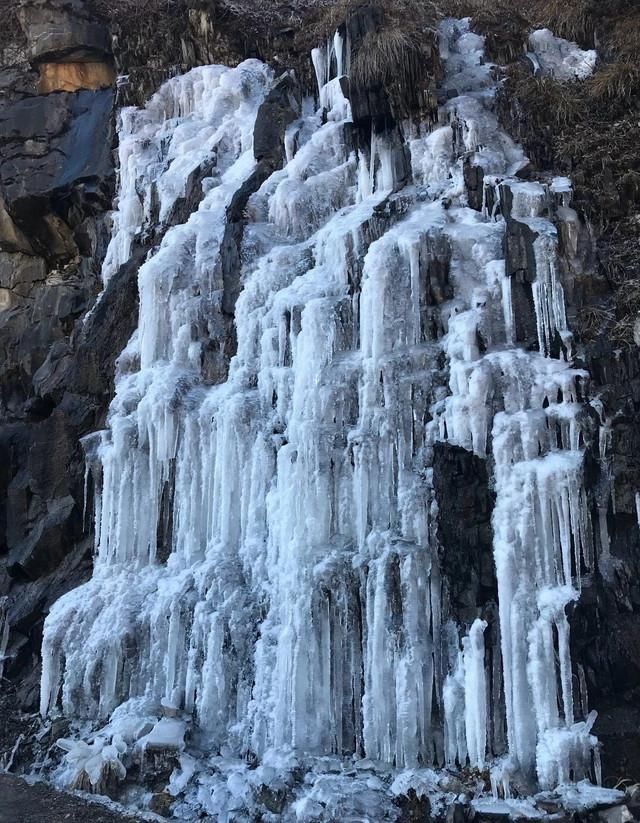 飙拢“川西咽喉”耍雪，打卡无边池的网红云海，元旦就去这！