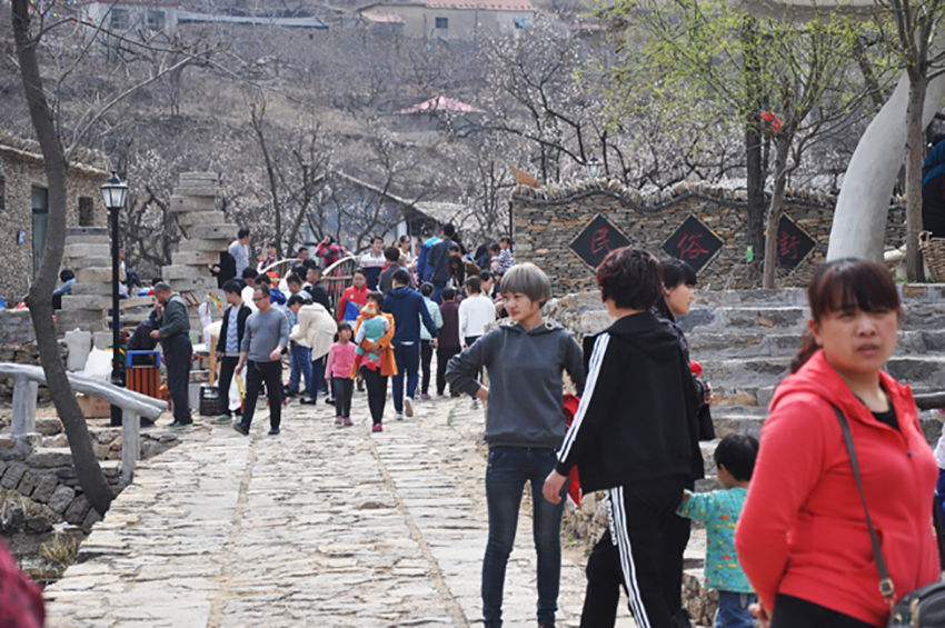 中国工程量最大的水井，历时十年才建成，打水走108级台阶
