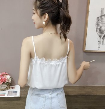 新来的美女同事换上这样的小背心，真的美呆，回去也给老婆买几件