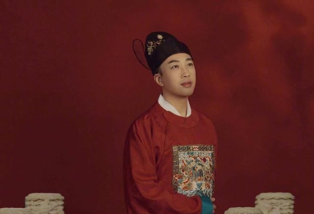  作品：于正因《鬓边》再与网友起争执，宣传作品却被质疑蹭热度？