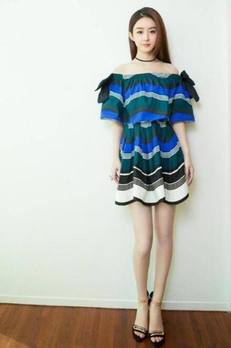 林心如和赵丽颖撞衫1.6万连衣裙，想差12岁的两人谁更胜一筹？