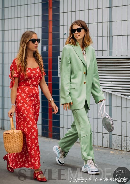 现在正流行裹身裙，谁穿谁气质！