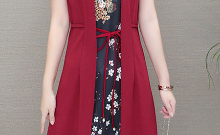 哇塞!新出的连衣裙，比旗袍还优雅，50岁妈妈穿上美的让人心醉