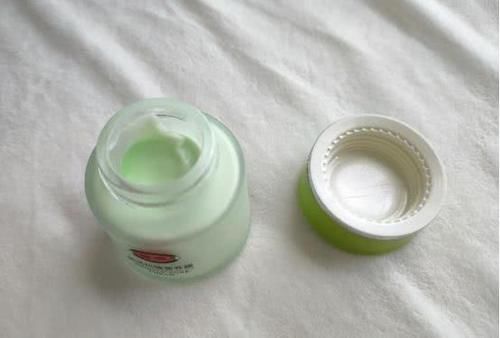  『完美』让我用空瓶的国货粉底：橘朵平价，完美日记自然，还有它妆效高级