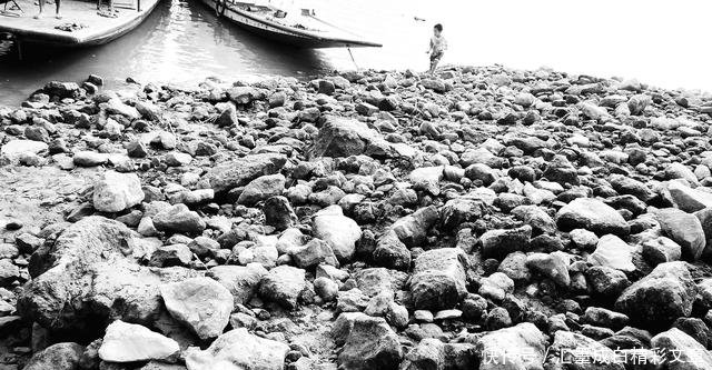 历史上的今天中国开工修建三峡大坝，深度剖析三峡大坝的利与弊