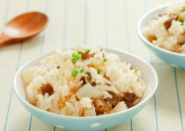 试一下■简单容易做的腊肠饭,好吃又方便,快来试一下吧