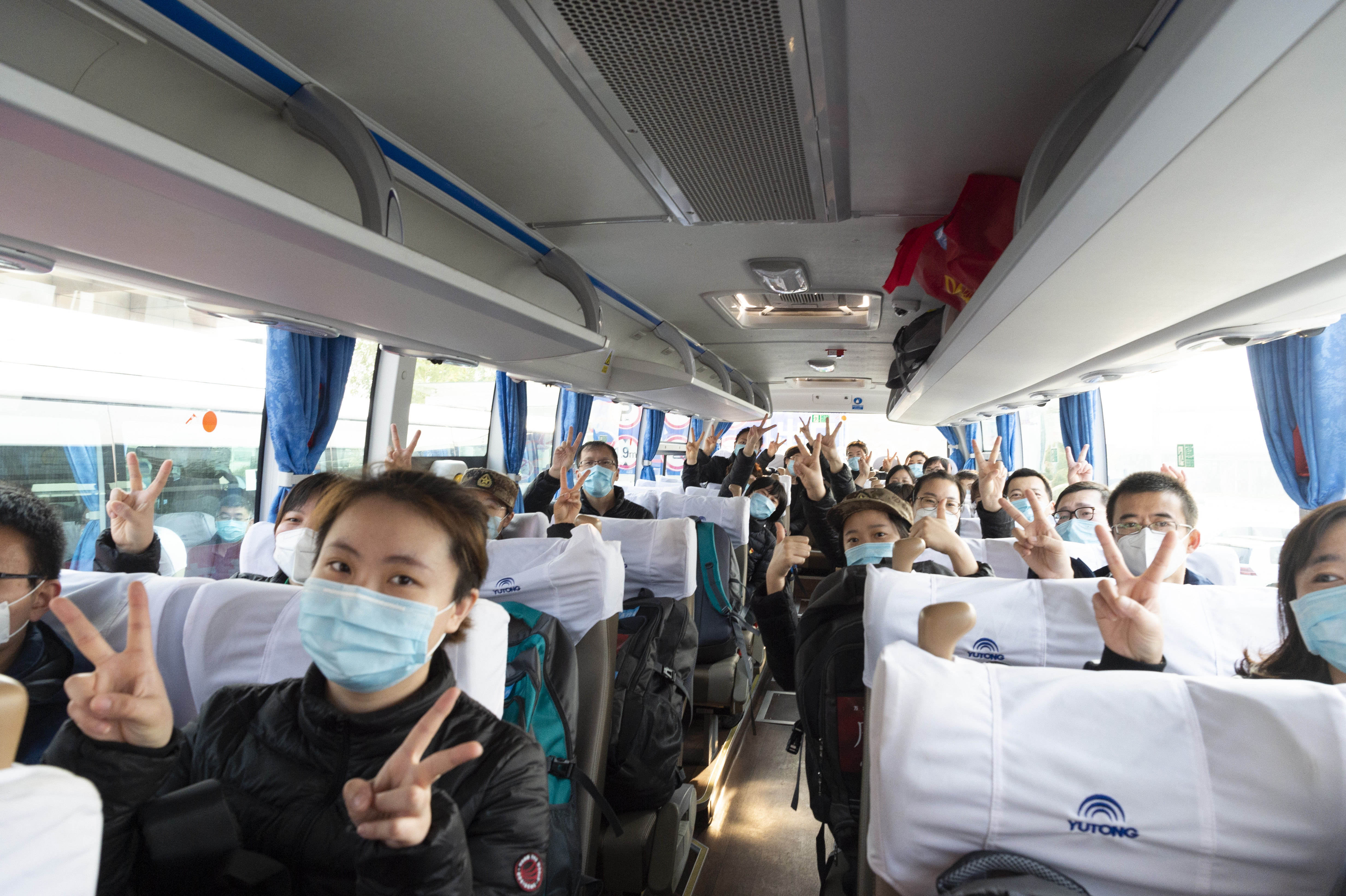  『返程』辽宁支援湖北襄阳医疗队返程