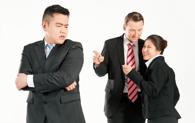  『业务能力』领导不再重用你的3个苗头，烂在肚子里悄悄改，不识抬举越混越差