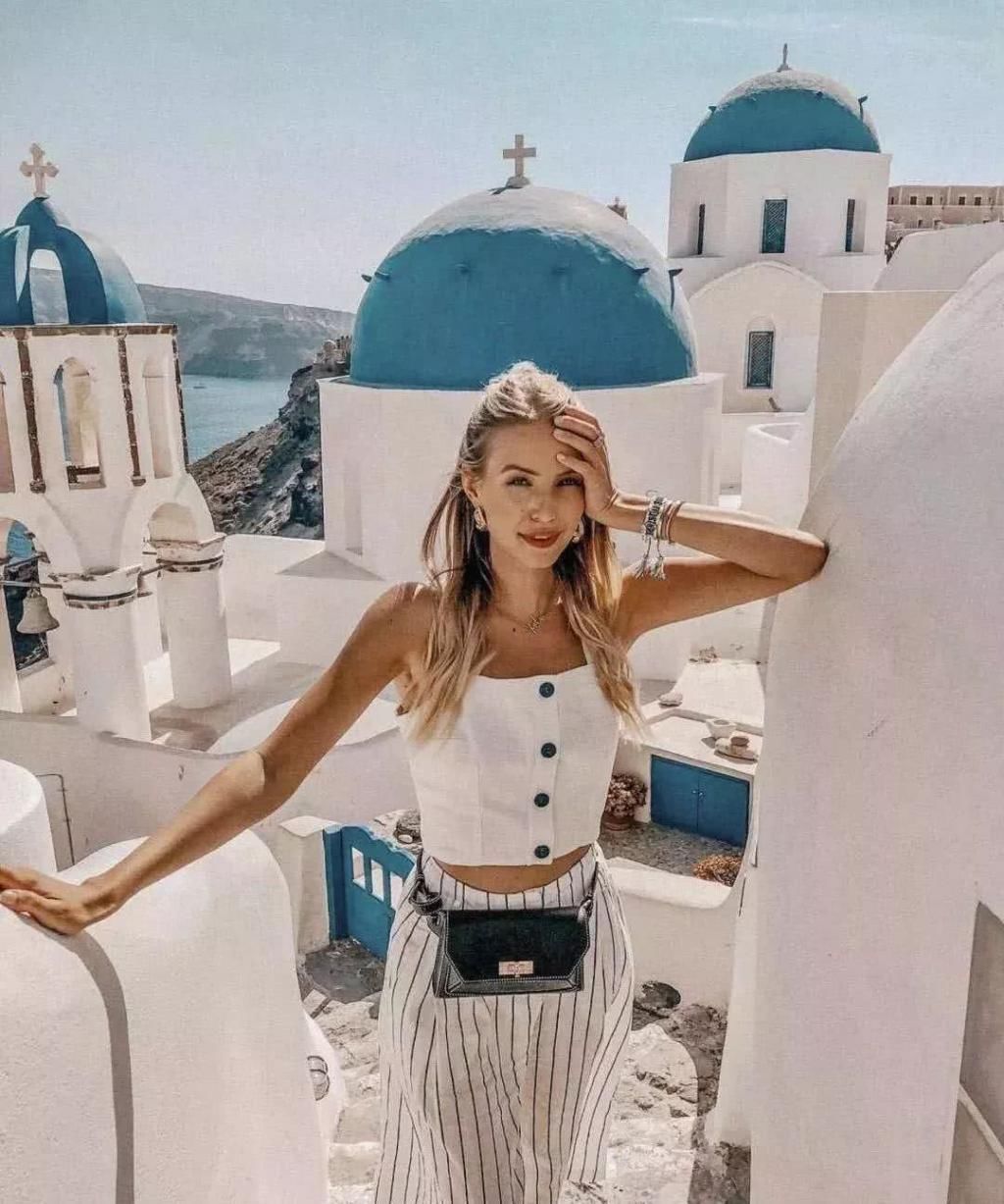 「值得」今夏最值得入手的时尚单品小方领,显瘦还显脸小!