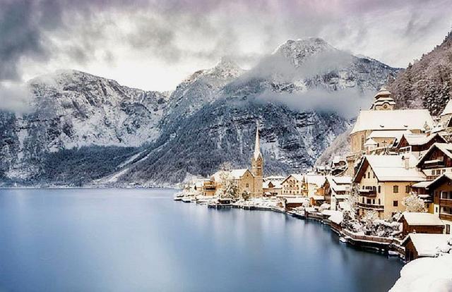 大逆转，中国耗资60亿山寨欧洲小镇，却意外带动了原版小镇经济！