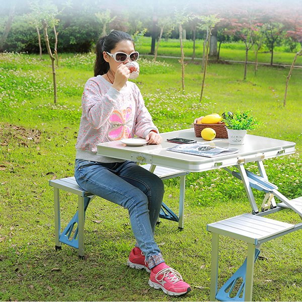 房车再见了!现很多年轻人都爱用这“自驾神器”，吃住行一车搞定