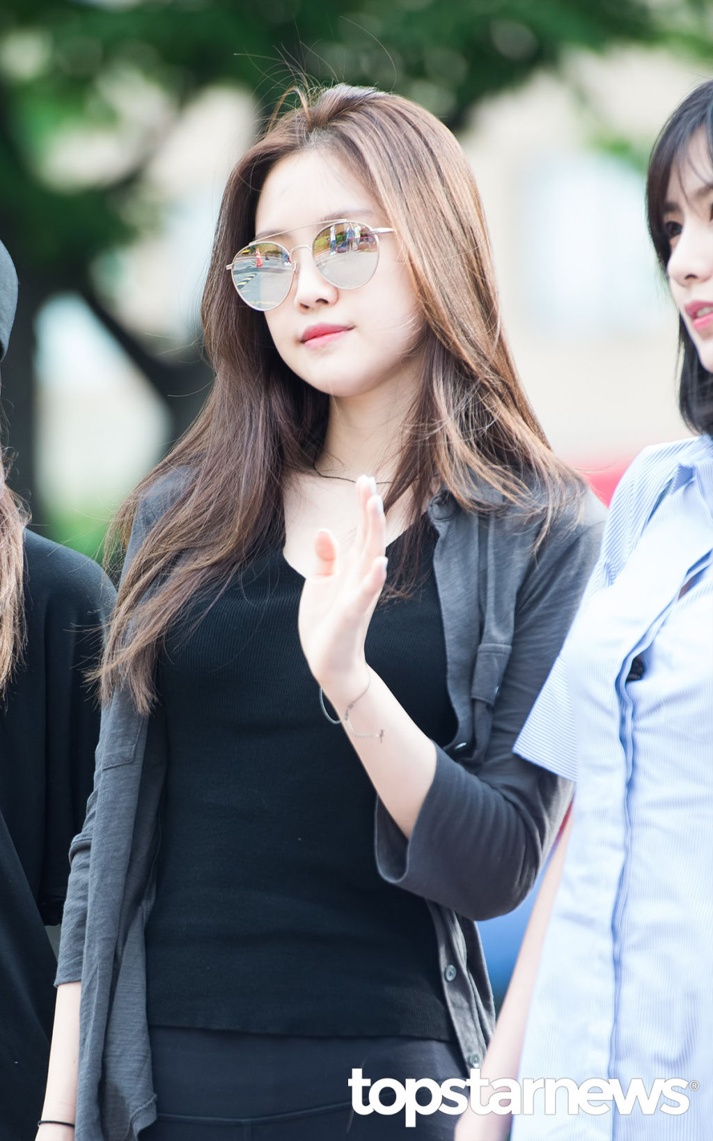 孙娜恩:紧身裤勒得好紧