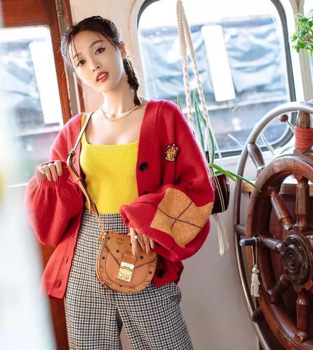  服装：春天怎么服装搭配更有气质？