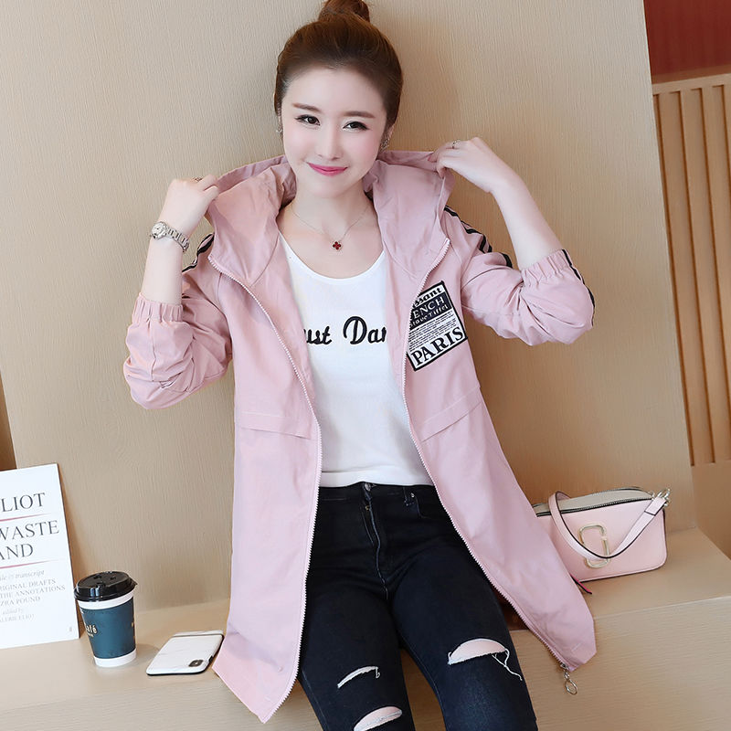 难怪我姨把防晒衣扔了!今秋新出的风衣+小脚裤太美了，一买5件