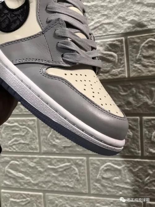 「迪奥」Dior X AJ1大迪奥第一批纯原实拍测评!奢侈品与潮流的联名之作
