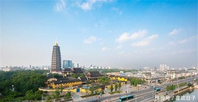 长三角地区“落差”最大城市，没了江阴市的帮助，如今GDP排三线