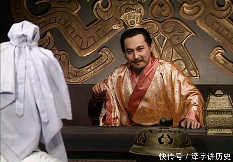  「三国」此人本是三国相士，预言曹丕高寿八十，后者40岁病逝前称赞真准