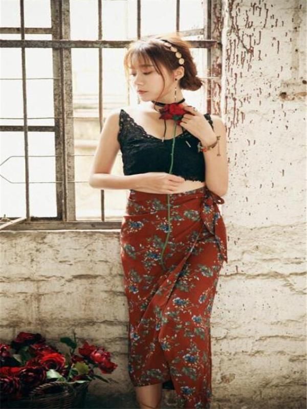 图1春光无限，图2浮想联翩，图8玉腿修长，激情沙滩等你来！