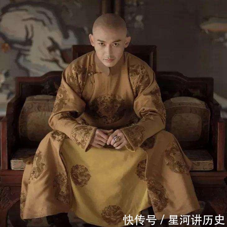  『放下』初次见到乾隆，康熙放下酒杯，一笑释然，康熙眼光为何如此独到