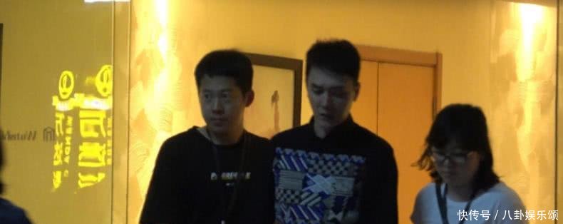 赵丽颖被曝停工怀孕三个月, 工作人员否认, 粉丝大怒