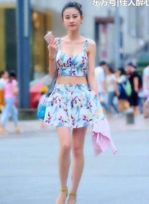 贴身短裤的小姐姐，紧紧的很显身材