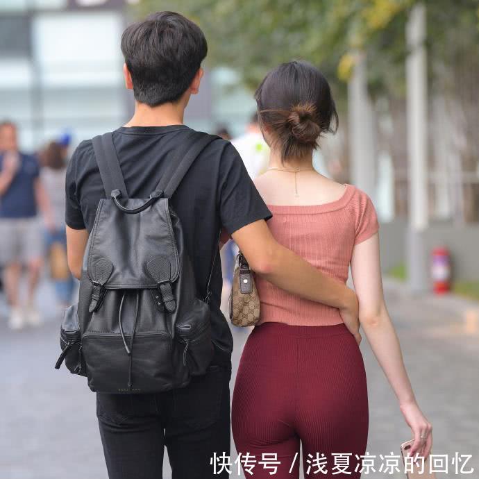  [女生]休闲合身的装扮，才是女生们最喜欢的