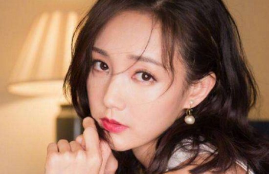  「角色」她是赵丽颖替身，在赵丽颖怀孕期间疯狂接戏，如今逆袭成一线明星