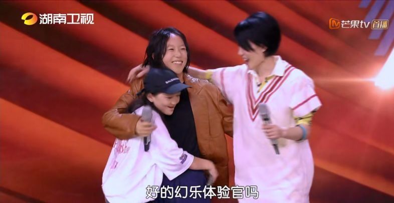 王菲母女三人综艺同台合体互怼不停歇,俞灏明