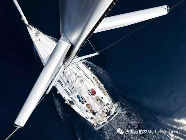 蓝色已经成为腕表的主色调