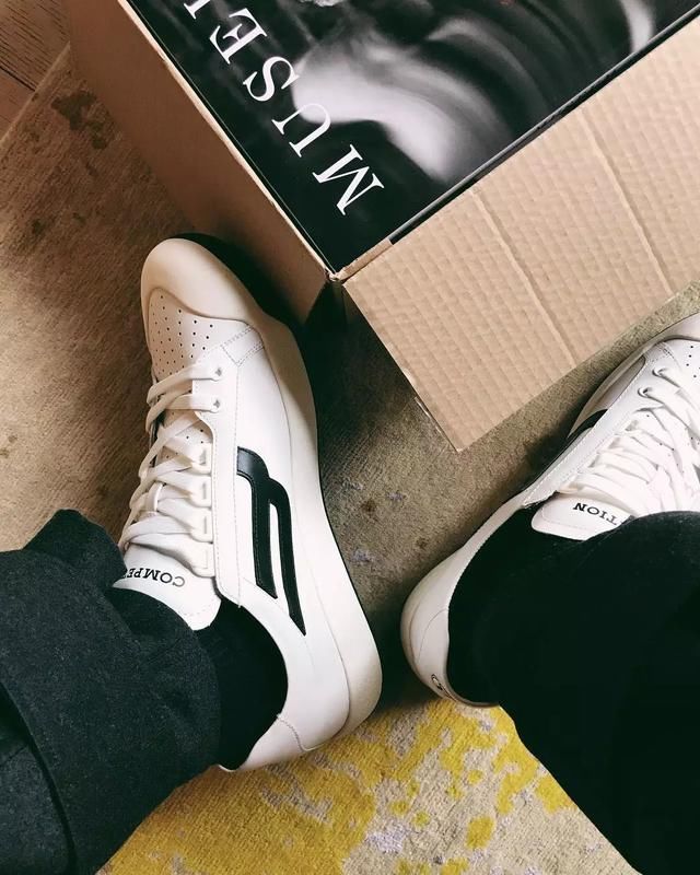 戳进来｜看完了她们的穿搭，我立刻丢掉了鞋柜里的高跟鞋！