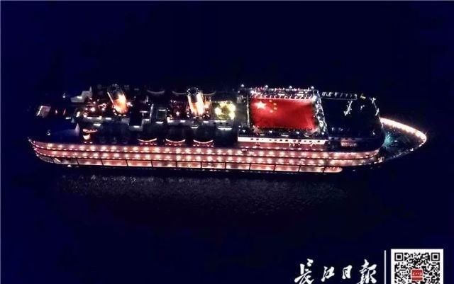 央视直播！武汉用8分钟表白祖国，太太太燃了……