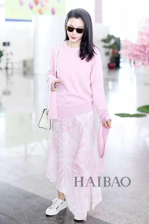 提问| 怎么穿粉色才能摆脱乡土感?她们教你穿出强大气场!