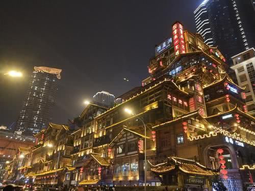 今年国庆最受欢迎的旅游城市，每天人数达100万，因为太宠游客