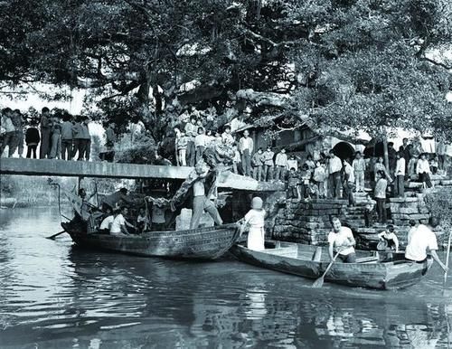  摄影师|50年，30余万张照片，这位广州摄影师用影像讲述社会发展