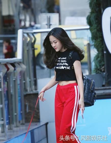 当学生妹遇上性感女神，你会喜欢哪一个？