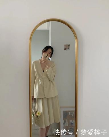  设计会■初夏来临怎么穿出高级感，同色穿搭这么穿试试看