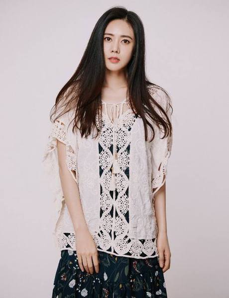 39岁秋瓷炫真会穿！170身高穿出2米的感觉，网友：长腿女神！