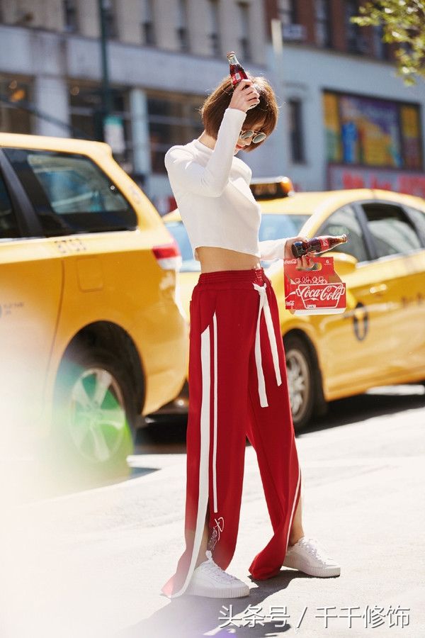 街拍:妹子身姿妖娆,甜美又带小性感