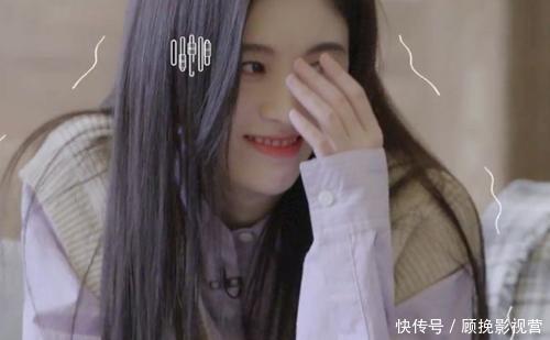 「通人」以为没镜头,鞠婧祎吃完饭后,谁注意她的手在干啥?女神包袱掉了
