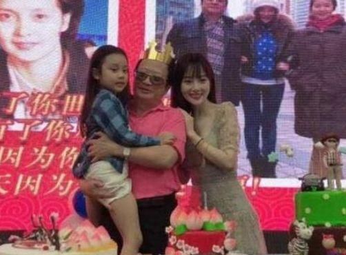 面对路人食言，贾乃亮只好发微博澄清所有事情，众网友表示祝福！