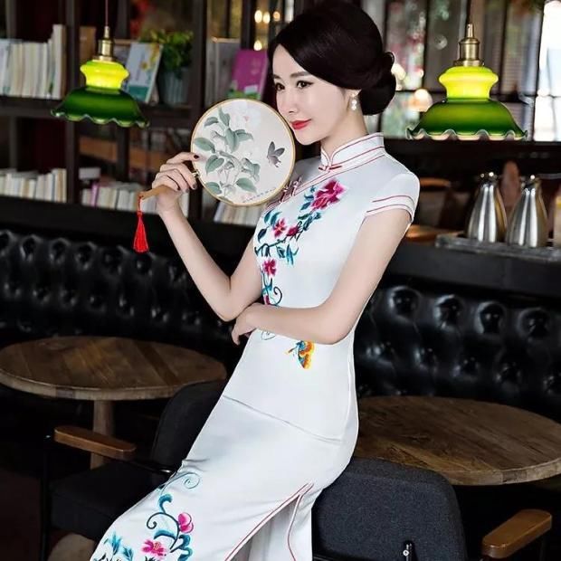 你和女神之间，只隔着一件旗袍！