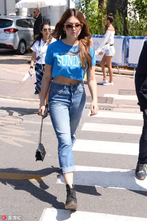 唐嫣把这几款T恤都穿了个遍，超低门槛百搭款谁穿谁美！