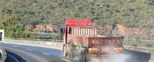 号称国内“最危险”高速公路，包含27km下坡路段，近千人有去无回