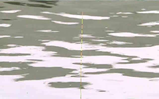  #不住#野钓河流湖泊时走水严重漂定不住，应该怎么办？