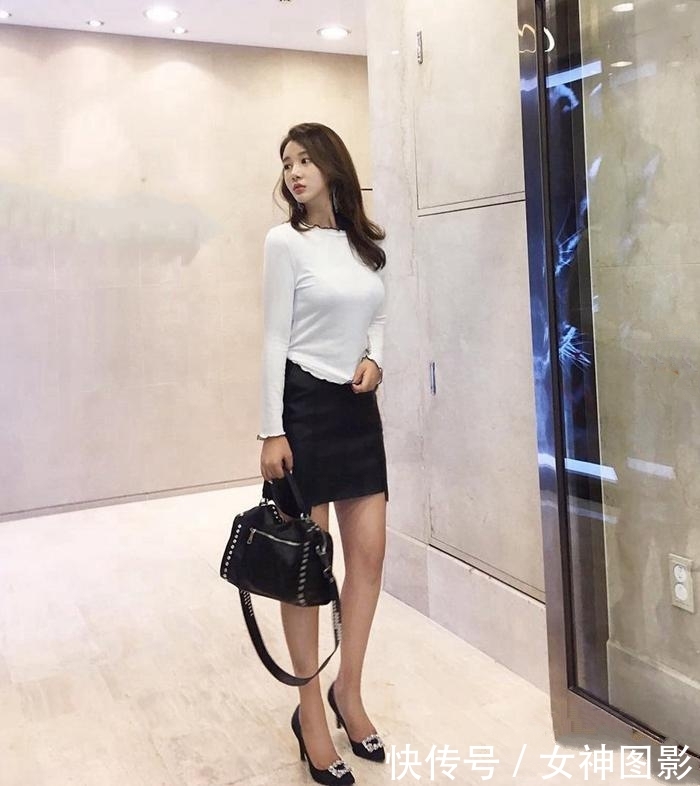 紧身衣、包臀裙、牛仔裤，身材好的小姐姐，穿什么都好看！