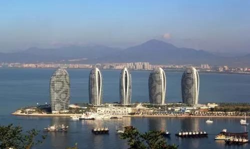 天涯海角三亚湾，总有故事后人看